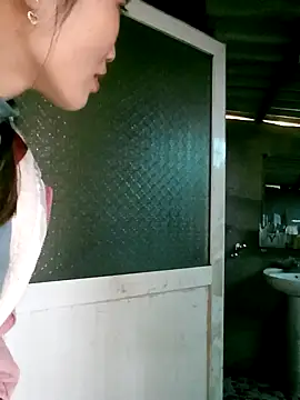 ngan-cute Adlı Modelin Canlı XXX Sohbeti