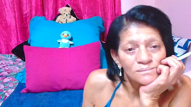 SLUTTYROXY's Live XXX Chat