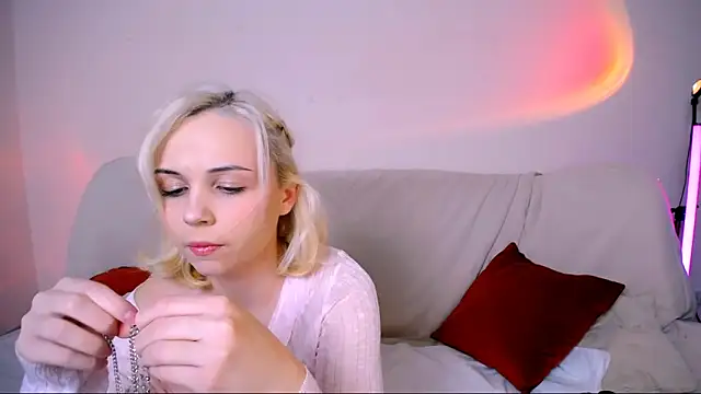 ElenaMonroeのライブXXXチャット