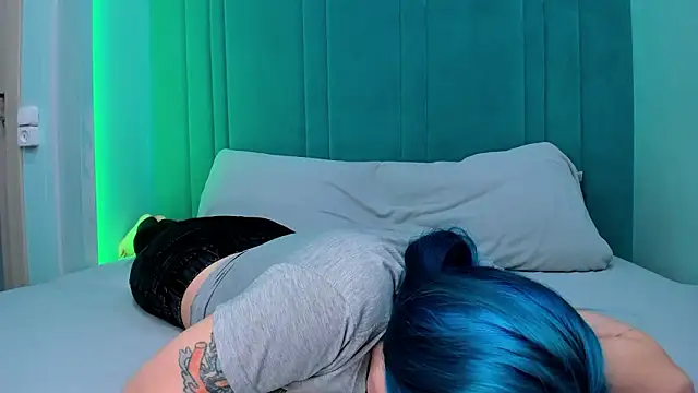 JuliaBustyのライブXXXチャット