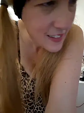 NaughtyCatgirl Live XXX-Chat