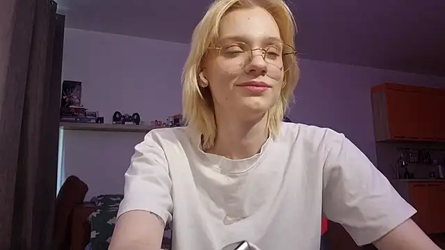 AuraNevera's Live XXX Chat