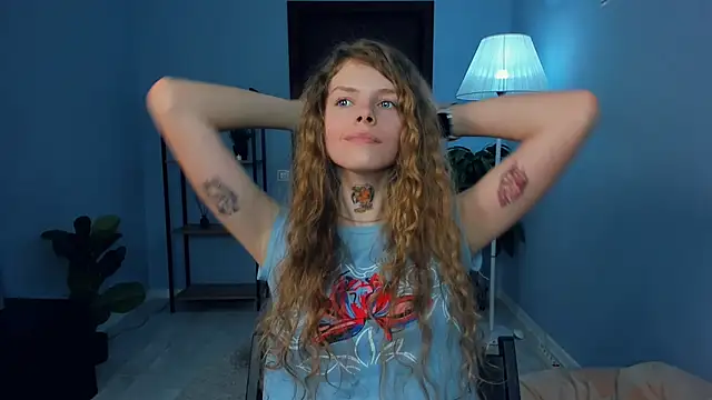 RayaNenlia's Live XXX Chat