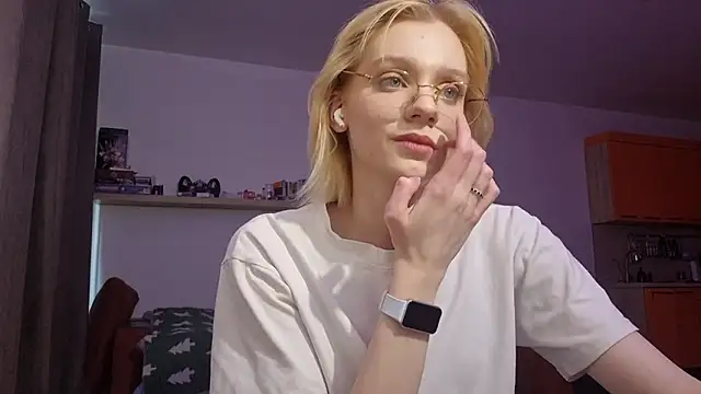 AuraNevera's Live XXX Chat