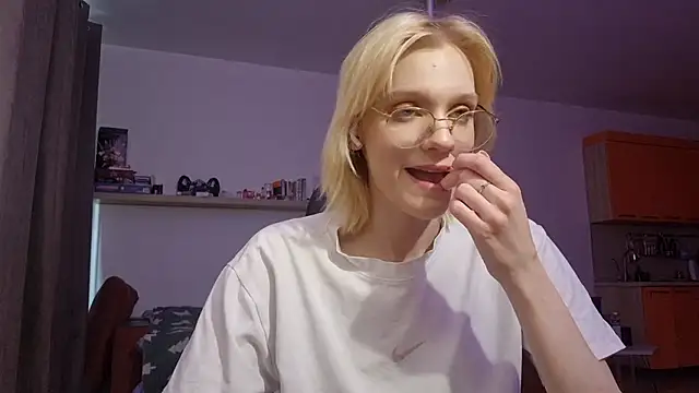 AuraNevera Adlı Modelin Canlı XXX Sohbeti