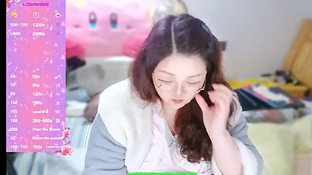 AngelwithEcup: онлайн-секс-чат