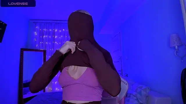 AnyaTaylor_ Chat XXX live