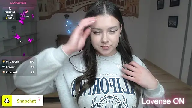 AnettaMilder: διαδικτυακό σόου στην κάμερα