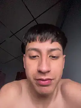 Stiven_017 élő XXX-chatje