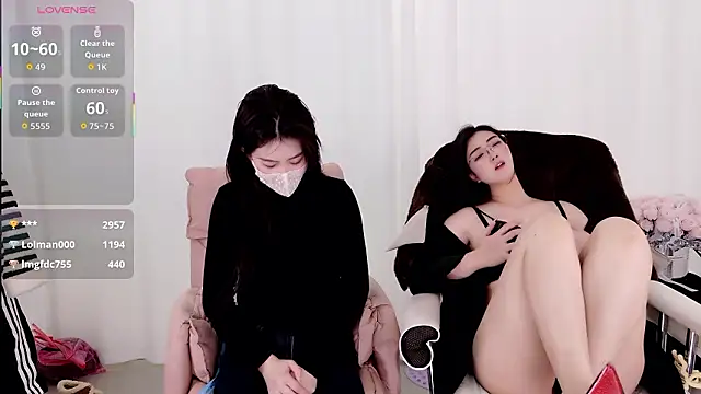 yangyang-777: διαδικτυακό σόου στην κάμερα