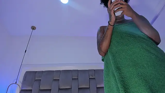 OnlyGiaのライブXXXチャット