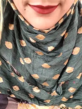 Indian-Aleena Adlı Modelin Canlı XXX Sohbeti