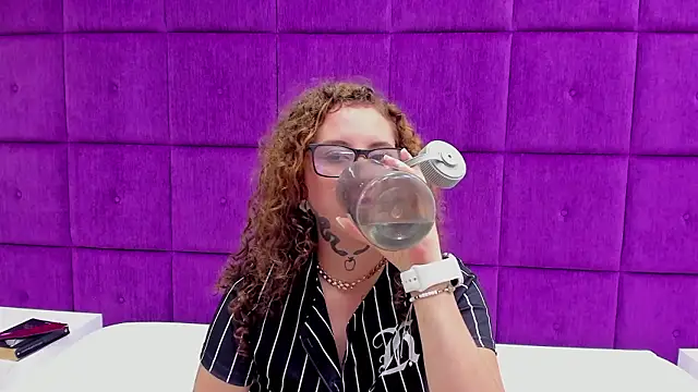 SharonMartiniのライブXXXチャット