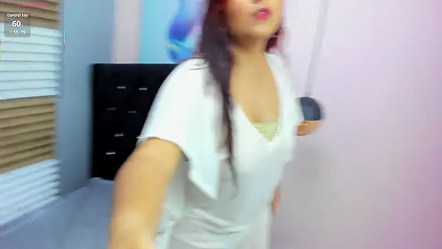 Chat XXX en directo de Maitee_Milleer