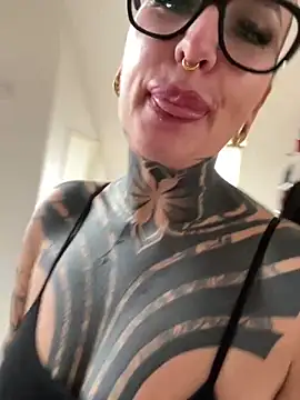 KathaleaNoir: онлайн-секс-чат