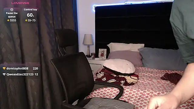 andrewmhilton_ Live XXX Chat