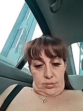 AvaDivaMilf webcam show