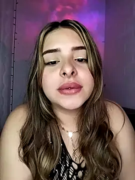 Chatroom XXX en direct de Nahomy_cm