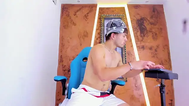 Show modela Jhostonex na web-kameri