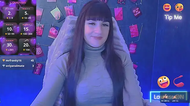 Chatroom XXX en direct de Violla_My