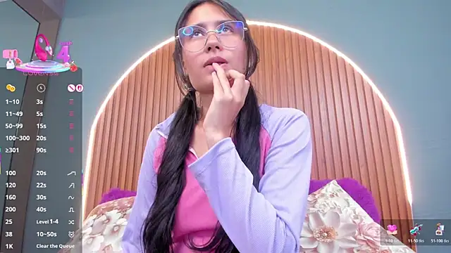 NayeCloud's Live XXX Chat