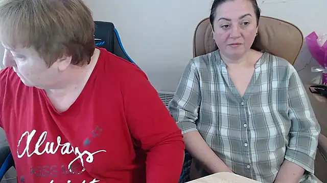 Bertie_Adeline élő XXX-chatje