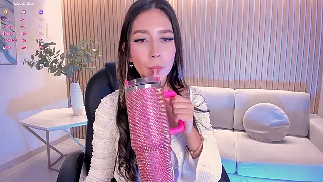 TaraLawrence Adlı Modelin Canlı XXX Sohbeti