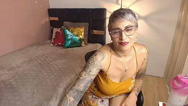 Chat +18 de Charlotte__Gray ao vivo