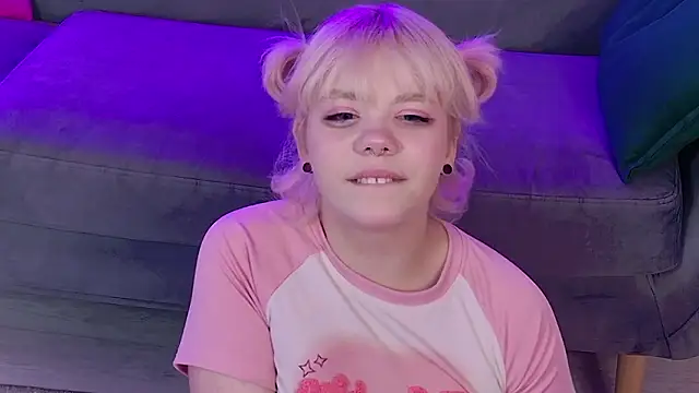 Waifu_Ketrin Adlı Modelin Canlı XXX Sohbeti