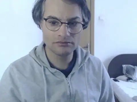 wildpussycat23 网络视讯表演