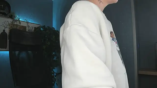 Онлайн чат XXX AlexxSweet