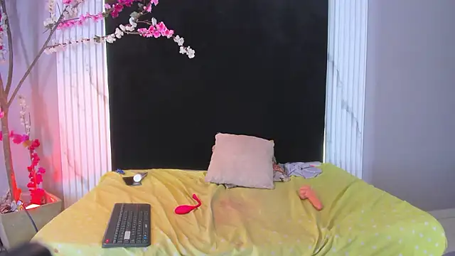 Aliyah_Brooks_cr live XXX chat