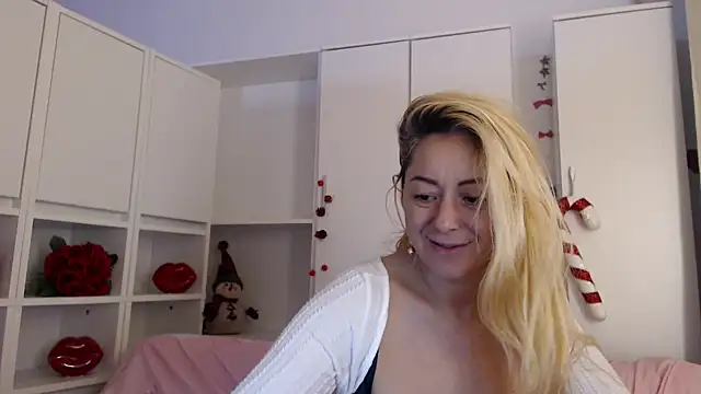 Živý XXX chat _karolynesyera_