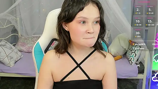 EmilyChaves élő XXX-chatje