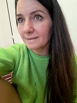 simpledi élő XXX-chatje