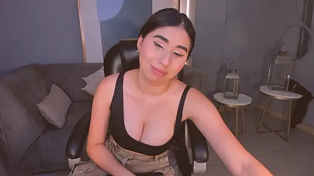 Chatroom XXX en direct de MayaMoretti_