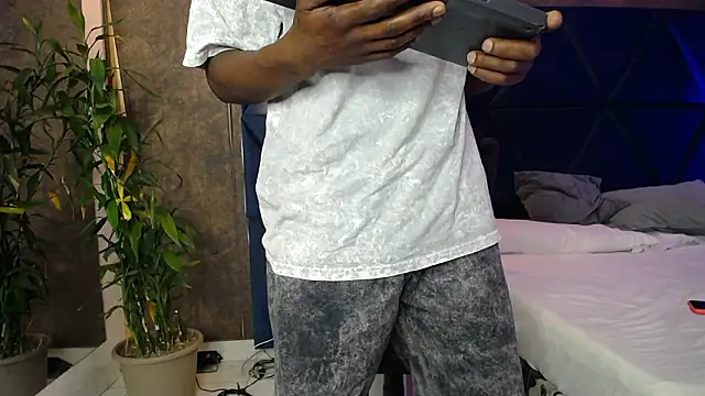 SkylerBigxxx Chat XXX in diretta