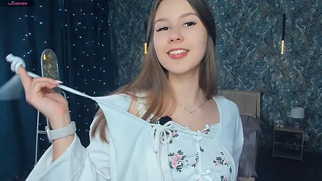 XXX chat uživo modela MondoNeko