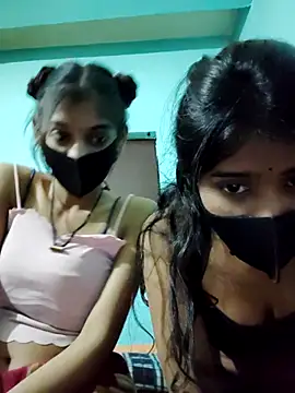 Aaradhya-RaniのライブXXXチャット