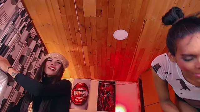 แชท XXX สดของ Sara_Buck