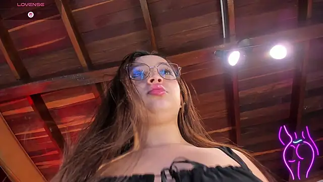 XXX chat uživo modela MiaKay1