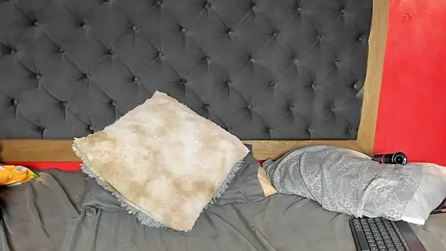 Chat XXX en directo de YayaHilton