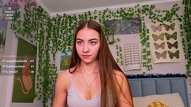 Fit_Brunette_ Live XXX-Chat