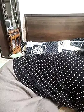 meenu_bhabhi547 现场XXX聊天