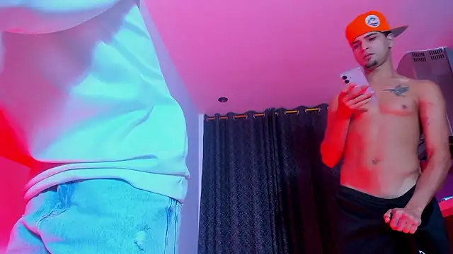 TheBatMansion Adlı Modelin Canlı XXX Sohbeti