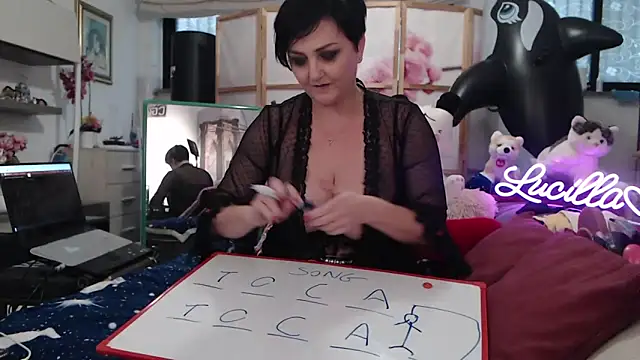 lucillabollente Adlı Modelin Web Kamerası Şovu