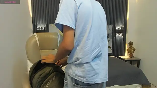 TaylerMiles live XXX chat