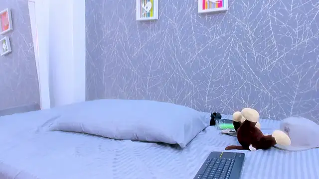 ViictoriiaSaenzのライブXXXチャット