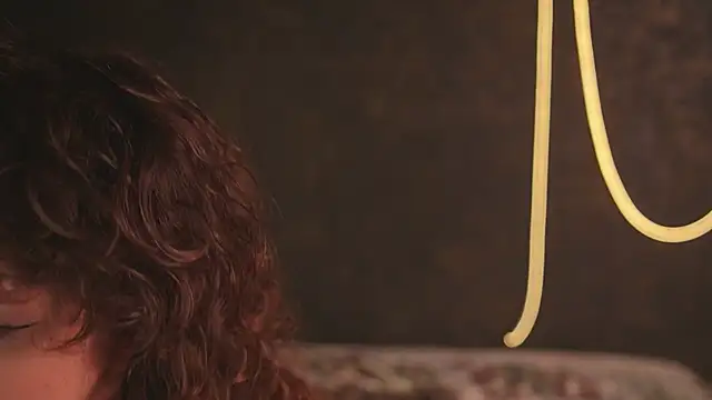 LinoAdaro Adlı Modelin Canlı XXX Sohbeti