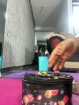 Chatroom XXX en direct de Dayana743